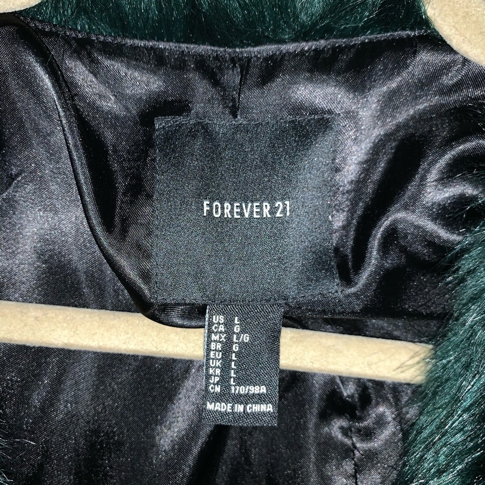 GREEN FUR COAT - Worn once - Picture 4 of 6